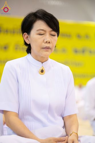 ภาพ No.284749:วันอาทิตย์ที่ 14 ธันวาคม พ.ศ.2568  พิธีปฏิบัติธรรม พิธีถวายภัตตาหารเป็นสังฆทาน พิธีมอบต้นสมบัติจักรพรรดิ ถวายแด่เจ้าอาวาสและประธานสงฆ์ 236 ศูนย์ส่งเสริมศีลธรรมทั่วโลก ณ สภาธรรมกายสากล วัดพระธรรมกาย