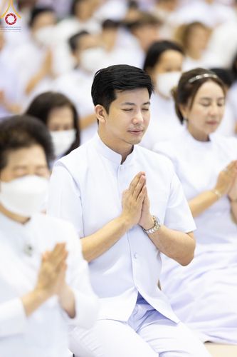 ภาพ No.136724:พิธีตักบาตร พิธีบูชาข้าวพระ ในวันอาทิตย์ต้นเดือนที่ 5 พฤษภาคม พ.ศ. 2567 ณ วัดพระธรรมกาย จ.ปทุมธานี