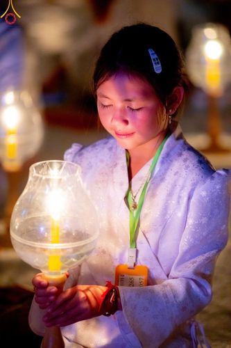 ภาพ No.192796:พิธีจุดประทีปถวายเป็นพุทธบูชา และบูชาธรรมมหาปูชนียาจารย์ ณ อนุสรณ์สถานคลองบางนางแท่น อ.สามพราน จ.นครปฐม ในโครงการธรรมยาตรา กตัญญูบูชา มหาปูชนียาจารย์ พระมงคลเทพมุนี(สด จนฺทสโร) พระผู้ปราบมาร อนุสรณ์สถาน 7 แห่ง ปีที่ 13 วันที่ 10 มกราคม พ.ศ. 2568