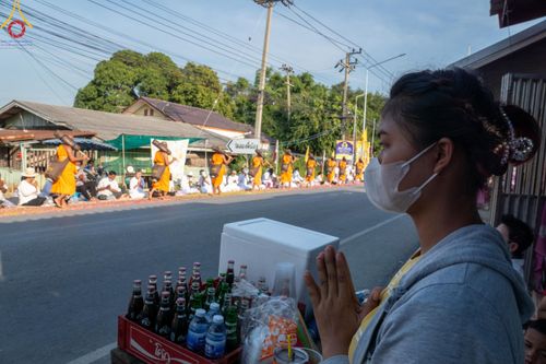 ภาพ No.110548:พิธีต้อนรับพระธรรมยาตรา ในโครงการธรรมยาตรากตัญญูบูชา มหาปูชนียาจารย์ พระมงคลเทพมุนี(สด จนฺทสโร) พระผู้ปราบมาร อนุสรณ์สถาน 7 แห่ง ปีที่ 12 วันที่ 11 มกราคม พ.ศ. 2567 ณ อนุสรณ์สถานลำดับที่ 3 สถานที่เกิดใหม่ในเพศสมณะ วัดสองพี่น้อง จ.สุพรรณบุรี