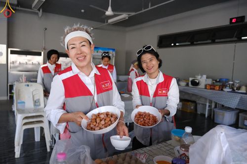 ภาพ No.208242:V.55 สารพัดV สารพัดดี ที่วัดพระธรรมกาย ในโครงการธรรมยาตรา กตัญญูบูชา มหาปูชนียาจารย์ พระมงคลเทพมุนี (สด จนฺทสโร) พระผู้ปราบมาร อนุสรณ์สถาน 7 แห่ง ปีที่ 13 ระหว่างวันที่ 2-31 มกราคม พ.ศ. 2568