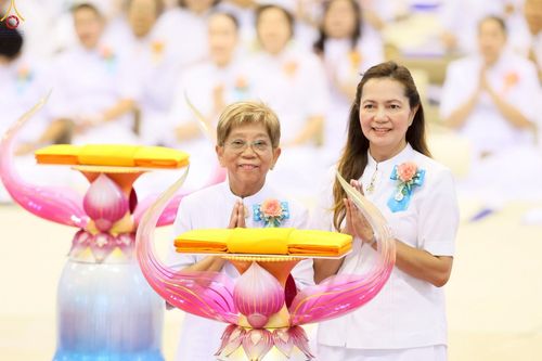 ภาพ No.251718:วันที่ 10 ตุลาคม พ.ศ. 2568 พิธีทอดผ้าป่าสมทบกฐินวัดพระธรรมกาย และสมทบกฐิน 30,000 กว่าวัดทั่วประเทศ ครั้งที่ 3 ณ สภาธรรมกายสากล วัดพระธรรมกาย