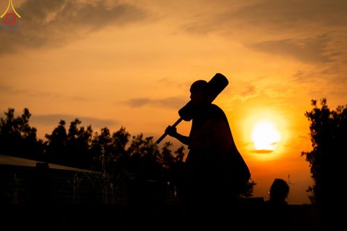 ภาพ No.120473:พิธีต้อนรับพระธรรมยาตรา ในโครงการธรรมยาตรา กตัญญูบูชา มหาปูชนียาจารย์ พระมงคลเทพมุนี(สด จนฺทสโร) พระผู้ปราบมาร อนุสรณ์สถาน 7 แห่ง ปีที่ 12 วันที่ 28 มกราคม พ.ศ. 2567 ณ วัดพระธรรมกาย จ.ปทุมธานี (ชุดที่ 2)