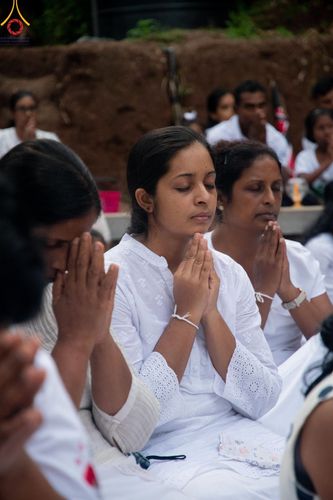 ภาพ No.141207:PhotoStory มหาศรัทธา ธรรมยาตราศรีลังกา EP.6 พิธีจุดวิสาขประทีป 6 วัด ถวายเป็น พุทธบูชา  โครงการสยาม-ลังกา ธรรมยาตรา  ฉลองเทศกาลวิสาขบูชาแห่งชาติ ศรีลังกา  บูชาธรรม 80 ปี หลวงพ่อธัมมชโย วันที่ 16 พฤษภาคม พ.ศ. 2567