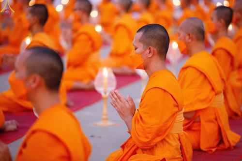 ภาพ No.122134:พิธีจุดประทีปถวายเป็นพุทธบูชา และบูชาธรรมมหาปูชนียาจารย์ พระมงคลเทพมุนี(สด จนฺทสโร) ในโครงการธรรมยาตรา กตัญญูบูชา มหาปูชนียาจารย์ พระมงคลเทพมุนี(สด จนฺทสโร) พระผู้ปราบมาร อนุสรณ์สถาน 7 แห่ง ปีที่ 12 วันที่ 31 มกราคม พ.ศ. 2567 ณ วัดพระธรรมกาย จ.ปทุมธานี