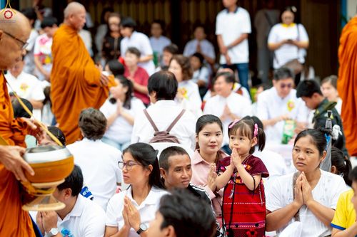 ภาพ No.245409:วันอาทิตย์ที่ 14 กันยายน พ.ศ. 2568 ตักบาตรพระ 555 รูป มหากุศล  น้อมถวายเป็นพุทธบูชา ณ หอนาฬิกาเบตง อ.เบตง จ.ยะลา