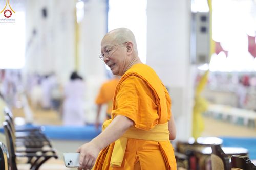 ภาพ No.59799:V.39 ทุ่มสุดใจ ธรรมชัย 80 ปี การเตรียมงาน การปฏิบัติงาน ของเจ้าหน้าที่หน่วยงานต่างๆ เพื่อพิธีฉลองอายุวัฒนมงคล 80 ปี หลวงพ่อธัมมชโย และรับถวายมหาสังฆทาน 10,000 กว่าวัดทั่วประเทศ ในวันคุ้มครองโลก จันทร์ที่ 22 เมษายน พ.ศ. 2567