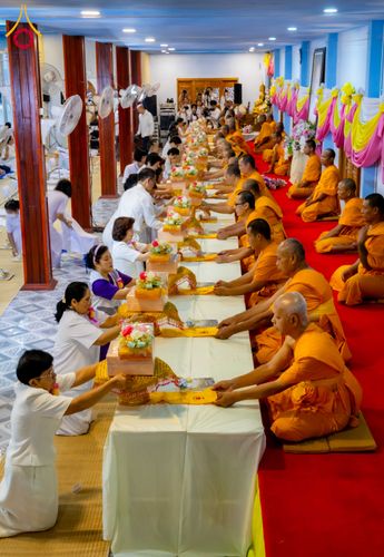 ภาพ No.295546:วันที่ 16 มกราคม พ.ศ. 2569 พิธีถวายภัตตาหารเป็นสังฆทาน แด่พระธรรมยาตรา ณ วัดโบสถ์บน ต.บางคูเวียง จ.นนทบุรี อนุสรณ์สถานลำดับที่ 4 สถานที่เกิดด้วยกายธรรม ในโครงการธรรมยาตรา กตัญญูบูชา มหาปูชนียาจารย์ พระมงคลเทพมุนี(สด จนฺทสโร) พระผู้ปราบมาร อนุสรณ์สถาน 7 แ