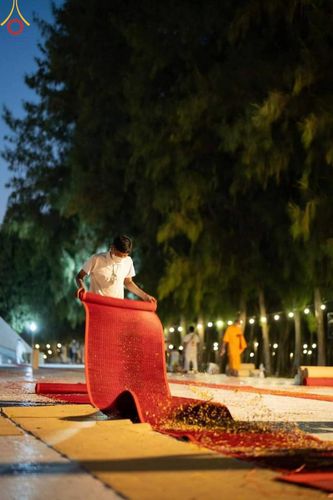 ภาพ No.105903:V.2 ทุ่มเท การเตรียมงาน เก็บงาน การรับบุญของเจ้าหน้าที่หน่วยงานต่างๆ เพื่อโครงการธรรมยาตรา กตัญญูบูชามหาปูชนียาจารย์ พระมงคลเทพมุนี (สด จนฺทสโร) พระผู้ปราบมาร อนุสรณ์สถาน 7 แห่ง ปีที่ 12 ระหว่างวันที่ 2 - 31 มกราคม พ.ศ.2567