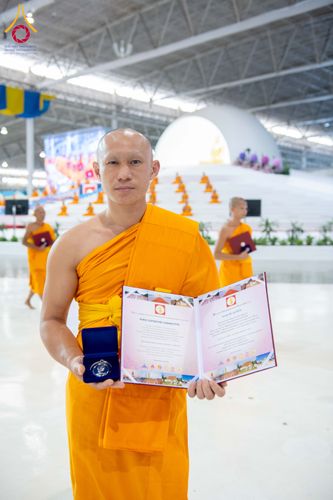 ภาพ No.308753:วันที่ 1 กุมภาพันธ์ พ.ศ. 2569 พิธีรับประกาศนียบัตร และพระของขวัญพระธรรมยาตรา ณ สภาธรรมกายสากล วัดพระธรรมกาย จ.ปทุมธานี