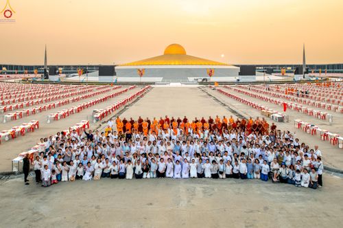 ภาพ No.323161:วันที่ 19 เมษายน พ.ศ.2569 การเรียงกล่องไทยธรรม , เตรียมงานจราจร เพื่องานถวายมหาสังฆทาน 40,000 กว่าวัดทั่วประเทศ วันคุ้มครองโลก 22 เมษายน พ.ศ.2569 วัดพระธรรมกาย