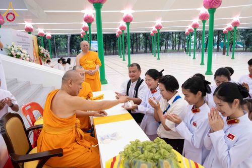 ภาพ No.309052:วันอาทิตย์ที่ 8 กุมภาพันธ์ พ.ศ. 2569  พิธีต้อนรับพระบัญชาสมเด็จพระสังฆราช แต่งตั้ง  “พระครูปลัดรัตนวีรวัฒน์” (รังสฤษดิ์ อิทฺธิจินฺตโก) เจ้าอาวาสวัดพระธรรมกาย ให้ดำรงตำแหน่ง “ที่ปรึกษาเจ้าคณะจังหวัดปทุมธานี”