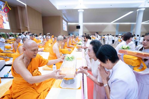 ภาพ No.313673:วันอาทิตย์ที่ 15 มีนาคม พ.ศ. 2569 พิธีร่วมบุญบรรพชาสามเณร 5000 รูป ณ ห้องแก้วสารพัดนึก 2 สภาธรรมกายสากล วัดพระธรรมกาย