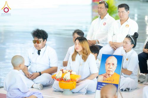 ภาพ No.319440:วันเสาร์ที่ 4 เมษายน พ.ศ.2569 พิธีขอขมา มอบผ้าไตร และถวายบาตรแด่นาคธรรมทายาท ในโครงการบรรพชาสามเณรฟื้นฟูพระพุทธศาสนาทั่วไทย โครงการหน่อแก้วเปรียญธรรม รุ่นที่ 14 โครงการสามเณรยุวธรรมทายาท รุ่นที่ 34 โครงการสามเณรมัชฌิมธรรมทายาท รุ่นที่ 30 ณ สภาธรรมกายสากล