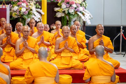 ภาพ No.137844:พิธีอุปสมบทสามเณรอุทิศชีวิต 11 รูป วันวิสาขบูชา พุธที่ 22 พฤษภาคม พ.ศ.2567 ณ อุโบสถ วัดพระธรรมกาย