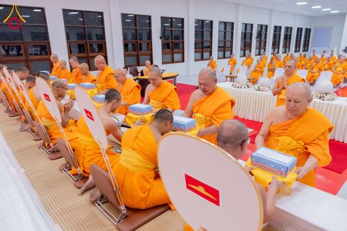 ภาพ No.294291:วันอาทิตย์ที่ 14 ธันวาคม พ.ศ.2568 พิธีเจริญพระพุทธมนต์สมโภชดวงแก้วลูกนิมิตเอก และดวงแก้วนิมิตปฏิบัติธรรม อัญเชิญประดิษฐาน  ณ วัดพระธรรมกายในประเทศสหรัฐอเมริกาและประเทศเยอรมนี 7 แห่ง ณ อาคารปลูกศรัทธา 2 วัดพระธรรมกาย