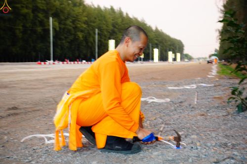 ภาพ No.320966:วันที่ 9 เมษายน พ.ศ.2569 การเตรียมงานจราจร เพื่องานถวายมหาสังฆทาน 40,000 กว่าวัดทั่วประเทศ วันคุ้มครองโลก 22 เมษายน พ.ศ.2569 วัดพระธรรมกาย