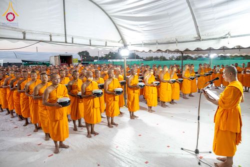 ภาพ No.301158:วันที่ 23 มกราคม พ.ศ. 2569 พิธีถวายภัตตาหารเป็นสังฆทาน แด่พระธรรมยาตรา ณ อนุสรณ์สถานบางปลา วัดบางปลา อำเภอบางเลน จังหวัดนครปฐม ในโครงการธรรมยาตรา กตัญญูบูชา มหาปูชนียาจารย์ พระมงคลเทพมุนี(สด จนฺทสโร) พระผู้ปราบมาร อนุสรณ์สถาน 7 แห่ง ปีที่ 14