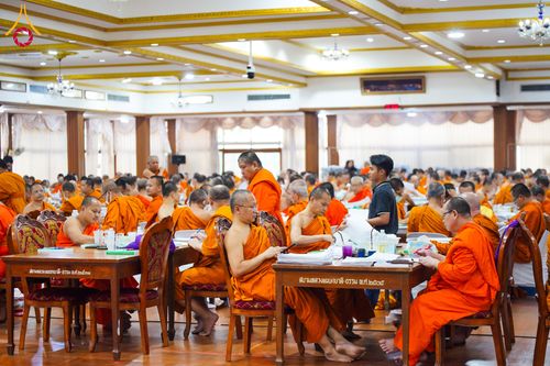 ภาพ No.281321:วันที่ 25 ธันวาคม พ.ศ. 2568 บรรยากาศการตรวจใบข้อสอบธรรมสนามหลวง  นักธรรมชั้นเอก และธรรมศึกษาชั้นเอก ส่วนภูมิภาค  ณ ศาลาอบรมสงฆ์ วัดสามพระยาวรวิหาร เขตพระนคร กรุงเทพมหานคร