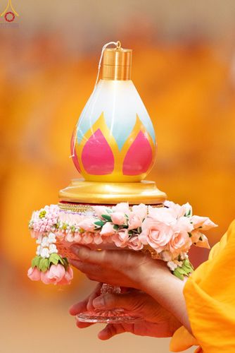 ภาพ No.84735:พิธีบรรจุพระบรมสารีริกธาตุภายในเกตุดอกบัวตูม องค์พระประธาน ณ ห้องแก้วสารพัดนึก 2 วัดพระธรรมกาย ในวันอาสาฬหบูชา อังคารที่ 1 สิงหาคม พ.ศ.2566