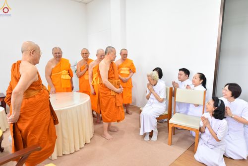 ภาพ No.328665:วันอังคารที่ 12 พฤษภาคม พ.ศ.2569 เจ้าประคุณสมเด็จพระมหารัชมงคลมุนี กรรมการมหาเถรสมาคม เจ้าคณะหนกลาง วัดไตรมิตรวิทยาราม วรวิหาร โปรดเมตตาเป็นองค์ประธาน พิธีเจริญพระพุทธมนต์ อายุวัฒนมงคล 98 ปี คุณแม่จุรี สุทธิผล ณ อาคารปลูกศรัทธา 2 วัดพระธรรมกาย