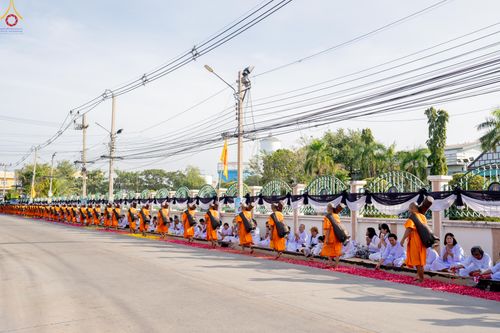 ภาพ No.287931:วันที่ 3 มกราคม พ.ศ. 2569 พิธีต้อนรับพระธรรมยาตรา ครั้งที่ 2 (ภาพชุดที่ 2) ในโครงการธรรมยาตรา กตัญญูบูชา มหาปูชนียาจารย์ พระมงคลเทพมุนี(สด จนฺทสโร) พระผู้ปราบมาร อนุสรณ์สถาน 7 แห่ง ปีที่ 14 ณ อนุสรณ์สถานมหาวิหารพระมงคลเทพมุนี (โลตัสแลนด์) อ.สองพี่น้อง จ.