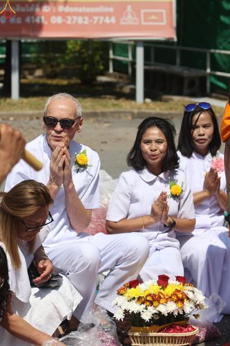 ภาพ No.304706:วันที่ 25 มกราคม พ.ศ. 2569 พิธีต้อนรับพระธรรมยาตรา (ภาพชุดที่ 2) รร.สามัคคีราษฏร์บำรุง-วัดพระธรรมกาย ในโครงการธรรมยาตรา กตัญญูบูชา มหาปูชนียาจารย์ พระมงคลเทพมุนี(สด จนฺทสโร) พระผู้ปราบมาร อนุสรณ์สถาน 7 แห่ง ปีที่ 14