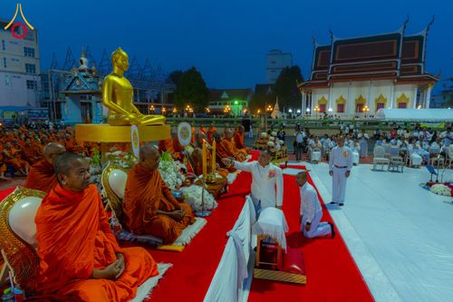 ภาพ No.284608:วันอาทิตย์ที่ 14 ธันวาคม พ.ศ.2568  พิธีทำบุญเมืองสุราษฎร์ธานี 110ปี และพิธีตักบาตรพระสงฆ์ 1,110 รูป  ณ บริเวณริมน้ำวัดกลาง (เก่า) ถนนบ้านดอน ตำบลตลาดใหม่ อำเภอเมือง จังหวัดสุราษฎร์ธานี