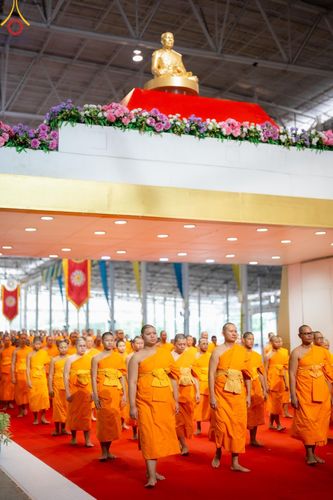 ภาพ No.153185:พิธีมุทิตาสักการะ พระภิกษุ-สามเณร ผู้สอบไล่ได้เปรียญธรรม ประโยค 1-2 ถึงประโยค ป.ธ.9 และบาลีศึกษา ประโยค1-2 ถึง บ.ศ.9 , พิธีมอบดวงแก้วสามเณรผู้ทรงบาลีไวยากรณ์ วัดพระธรรมกาย และ ศูนย์ส่งเสริมศีลธรรมในประเทศและต่างประเทศ วันอาทิตย์ที่ 8 กันยายน พ.ศ.2567