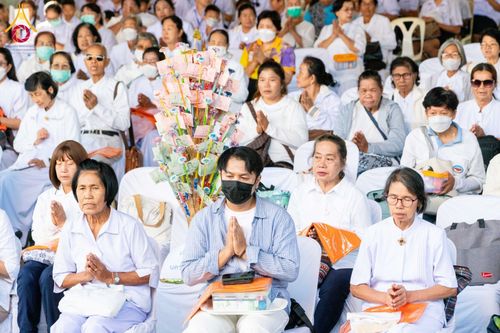 ภาพ No.197272:พิธีทอดผ้าป่าทำนุบำรุงศาสนสถาน ณ วัดอัมพวัน ตำบลบางม่วง อำเภอบางใหญ่ จังหวัดนนทบุรี ในโครงการธรรมยาตรา กตัญญูบูชา มหาปูชนียาจารย์ พระมงคลเทพมุนี(สด จนฺทสโร) พระผู้ปราบมาร อนุสรณ์สถาน 7 แห่ง ปีที่ 13 วันที่ 17 มกราคม พ.ศ. 2568