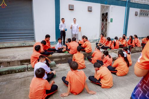 ภาพ No.246384:วันที่ 8-9 กันยายน พ.ศ. 2568 ศูนย์ปฏิบัติธรรมสมุทรปราการ นำทีมจัดอบรมโครงการอบรมคุณธรรม , จริยธรรม ในหัวข้อ การค้นพบศักยภาพในตนเอง เพื่อพัฒนานิสัย ผ่านนวัตกรรมความดีสากล ณ โรงเรียนวัดราษฎ์บูรณะ ต.บางปลา อ.บางพลี จ.สมุทรปราการ