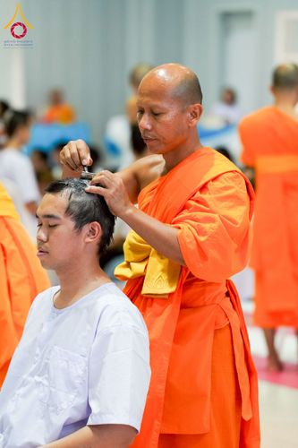 ภาพ No.216595:วันเสาร์ที่ 5 เมษายน พ.ศ. 2568 พิธีปลงผมธรรมทายาท โครงการบรรพชาอุปสมบทหมู่ธรรมทายาทอุดมศึกษารุ่น 52 ณ วัดพระธรรมกาย จ.ปทุมธานี