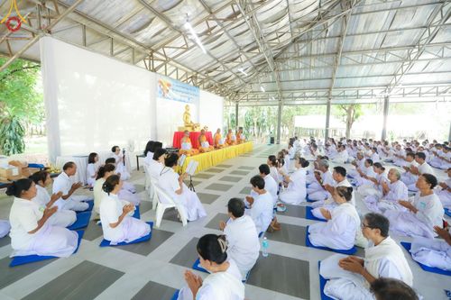 ภาพ No.158263:โครงการอบรมอุบาสก อุบาสิกาแก้ว  ตัวแทนทอดกฐิน 30,000 วัด ทั่วไทย บูชาธรรม 80 ปี หลวงพ่อธัมมชโย ระหว่างวันที่ 20-22 กันยายน พ.ศ. 2567 ณ จังหวัดบุรีรัมย์ รุ่นที่ 3