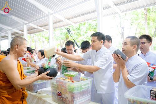 ภาพ No.148176:กิจกรรมเฉลิมพระเกียรติ สมเด็จพระนางเจ้าสิริกิติ์ พระบรมราชินีนาถ พระบรมราชชนนีพันปีหลวง เนื่องในโอกาสวันเฉลิมพระชนมพรรษา วันจันทร์ที่ 12 สิงหาคม พ.ศ. 2567 ณ อาคารโถงช้างฯ วัดพระธรรมกาย 