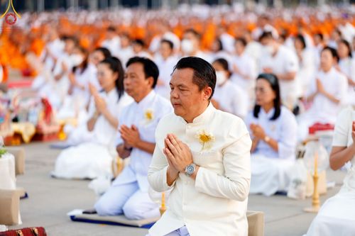 ภาพ No.204495:พิธีจุดประทีปถวายเป็นพุทธบูชา และบูชาธรรมมหาปูชนียาจารย์ ณ วัดพระธรรมกาย ตำบลคลองสาม อำเภอคลองหลวง จังหวัดปทุมธานี ในโครงการธรรมยาตรา กตัญญูบูชา มหาปูชนียาจารย์ พระมงคลเทพมุนี(สด จนฺทสโร) พระผู้ปราบมาร ปีที่ 13 วันที่ 31 มกราคม พ.ศ. 2568