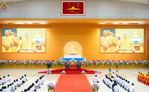 ภาพ No.212594:วันพฤหัสบดีที่ 20 มีนาคม พ.ศ. 2568 การประชุม 3 อาศรม วัดพระธรรมกาย เพื่องาน 22 เมษายน วันคุ้มครองโลก ถวายมหาสังฆทาน 40,000 กว่าวัดทั่วประเทศ