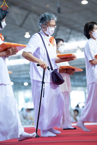 ภาพ No.99778:พิธีทอดผ้าป่า ต้นสมบัติจักรพรรดิ ในวันอาทิตย์ที่ 3 ธันวาคม พ.ศ. 2566 ณ สภาธรรมกายสากล วัดพระธรรมกาย จ.ปทุมธานี