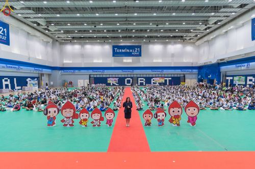 ภาพ No.103368:วันรวมพลังเด็กดี V-Star ผู้นำฟื้นฟูศีลธรรมโลก จังหวัดนครราชสีมา ณ เทอร์มินอล 21 โคราช ถ.มิตรภาพ ต.ในเมือง อ.เมืองนครราชสีมา จ.นครราชสีมา วันอังคารที่ 19 ธันวาคม พ.ศ. 2566