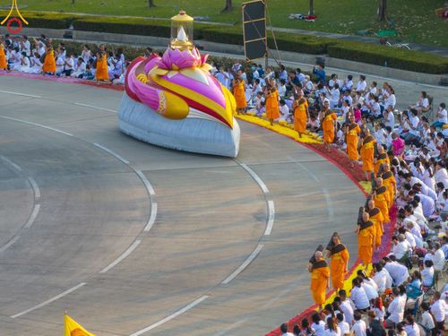 ภาพ No.202000:พิธีต้อนรับพระธรรมยาตรา ณ อนุสรณ์สถานลำดับที่ 7 สถานที่ขยายวิชชาธรรมกาย วัดพระธรรมกาย ต.คลองสาม อ.คลองหลวง จ.ปทุมธานี ในโครงการธรรมยาตรา กตัญญูบูชา มหาปูชนียาจารย์ พระมงคลเทพมุนี(สด จนฺทสโร) พระผู้ปราบมาร อนุสรณ์สถาน 7 แห่ง ปีที่ 13 วันที่ 26 มกราคม 2568