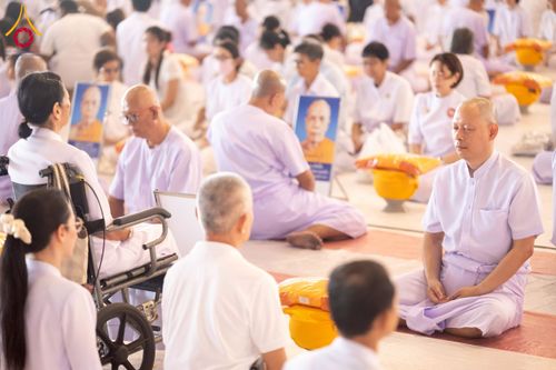 ภาพ No.277384:วันเสาร์ที่ 6 ธันวาคม พ.ศ. 2568 พิธีบรรพชาอุปสมบทและพิธีถวายบาตร โครงการอุปสมบทบูชาธรรมมหาปูชนียาจารย์ ประจำปี พ.ศ.2568 โครงการบวชพระนานาชาติ AEC และ WAB รุ่น CEO (นักบริหาร) รุ่นที่ 5 ณ โบสถ์พระไตรปิฏก วัดพระธรรมกาย