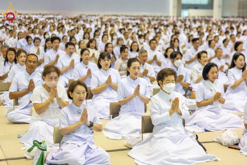 ภาพ No.209527:วันอาทิตย์ที่ 2 มีนาคม พ.ศ. 2568 พิธีบูชาข้าวพระ ณ สภาธรรมกายสากล วัดพระธรรมกาย