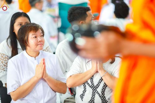 ภาพ No.145721:พิธีตักบาตรฉลองพระใหม่ รุ่นเข้าพรรษา ณ วิหารคด วัดพระธรรมกาย วันเสาร์ที่ 20 กรกฎาคม พ.ศ. 2567