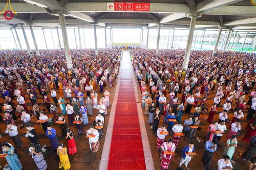 ภาพ No.100030:พิธีทอดผ้าป่า เมียนมาร์ และพิธีสวดธรรมจักร ครั้งที่ 5 ประจำปี พ.ศ. 2566 วันอาทิตย์ที่ 3 ธันวาคม พ.ศ. 2566
