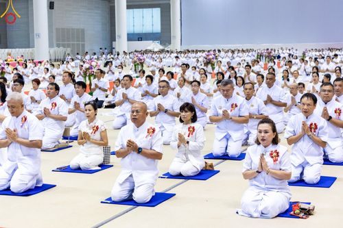 ภาพ No.57945:พิธีมุทิตาสักการะพระสังฆาธิการ ผู้ที่ได้รับพระราชทานเลื่อนและตั้งสมณศักดิ์ ปีพุทธศักราช 2567 วันอาทิตย์ที่ 28 เมษายน พ.ศ. 2567 ณ วัดพระธรรมกาย จ.ปทุมธานี