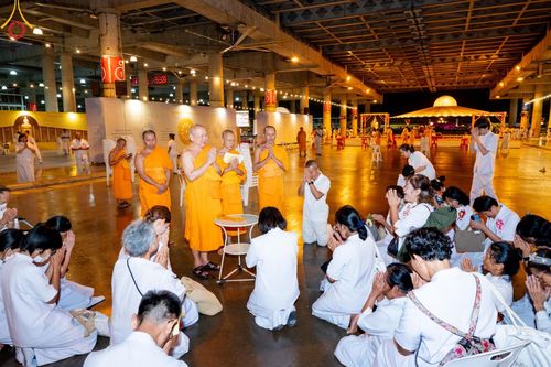 ภาพ No.160979:พิธีฉลองชัยสวดมนต์บทธัมมจักกัปปวัตนสูตร ครบ 6,788,140,140 จบ ณ มหารัตนวิหารคด วัดพระธรรมกาย วันที่ 10 ตุลาคม พศ. 2567