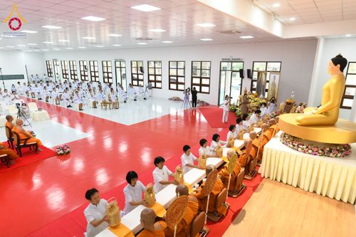 ภาพ No.194748:พิธีเจริญพระพุทธมนต์ และทำบุญตักบาตร ถวายพระราชกุศล แด่พระบาทสมเด็จพระเจ้าอยู่หัว เนื่องในโอกาสพระราชพิธีสมมงคล พระชนมายุเท่าพระบาทสมเด็จพระพุทธยอดฟ้าจุฬาโลกมหาราช สมเด็จพระปฐมบรมกษัตริยาธิราชแห่งพระราชวงศ์จักรี พุทธศักราช 2568 วันที่ 14 มกราคม พ.ศ. 2568