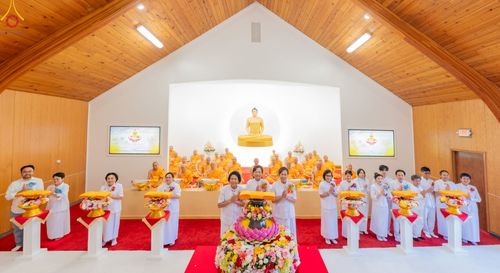 ภาพ No.91240:พิธีสมโภชพระประธาน "พระธรรมกาย" , พิธีเปิดไฟมงคลและเปิดไฟส่องสว่างรัศมีดวงธรรมพระประธาน "พระธรรมกาย" , พิธีทอดผ้าป่าภาคพื้น 19 วัดศูนย์สาขาภาคพื้นอเมริกา  และพิธีมุทิตาสักการะพระมหาเถระ พระเถระ ประจำปี 2566 วันอาทิตย์ที่ 15 ตุลาคม พ.ศ. 2566