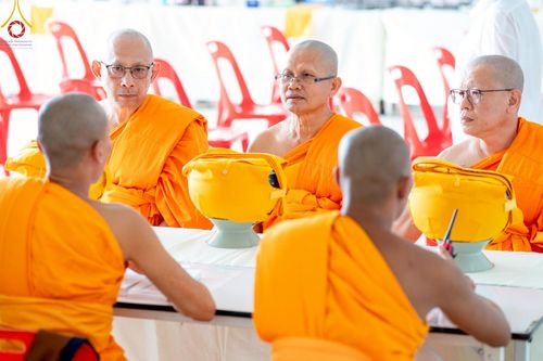 ภาพ No.217447:วันเสาร์ที่ 12 เมษายน พ.ศ. 2568 พิธีอุปสมบท ในโครงการอุปสมบทหมู่ บูชาธรรมหลวงพ่อธัมมชโย, โครงการธรรมทายาท ระดับอุดมศึกษา รุ่นที่ 52 ,  โครงการบวชพระนานาชาติ AEC & WAB CEO รุ่นที่ 4 ณ วัดพระธรรมกาย