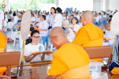 ภาพ No.58604:พิธีบุพเปตพลี ครั้งที่ 149 ร่วมอุทิศบุญแด่หมู่ญาติที่ล่วงลับไปแล้ว และสืบทอดอายุพระพุทธศาสนา วันอังคารที่ 23 เมษายน พ.ศ. 2567 (วันพระ ขึ้น 15 ค่ำ เดือน 5) ณ หอฉันคุณยายอาจารย์ฯ วัดพระธรรมกาย