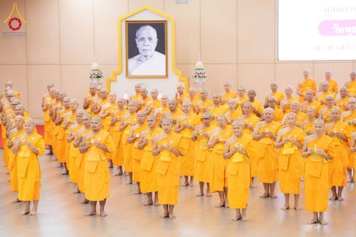 ภาพ No.161657:พิธีรับดวงแก้วนักเรียนบาลี ผู้สมัครสอบในนามวัดพระธรรมกาย วันพุธที่ 2 ตุลาคม พ.ศ. 2567 ณ เทวสภา อาคารร้อยปีคุณยายอาจารย์ฯ วัดพระธรรมกาย จ.ปทุมธานี
